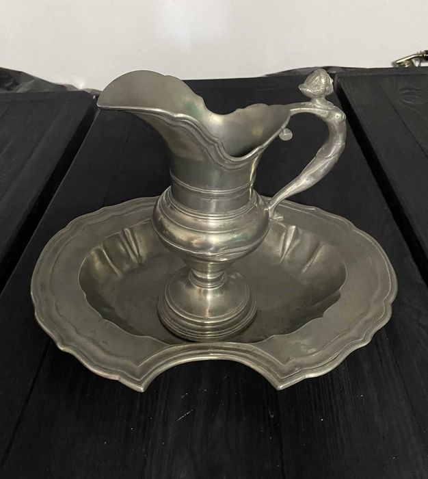 Gomil em Puro Estanho muito antigo - Jarrão com bacia grande