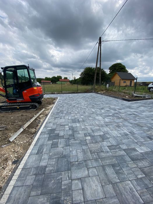 Układanie kostki brukowej/Brukarstwo