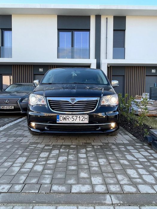 Lancia Voyager Lancia Voyager 3.6 V6 2015 — 2 właściciel / uszkodzony silnik/ FrVAT