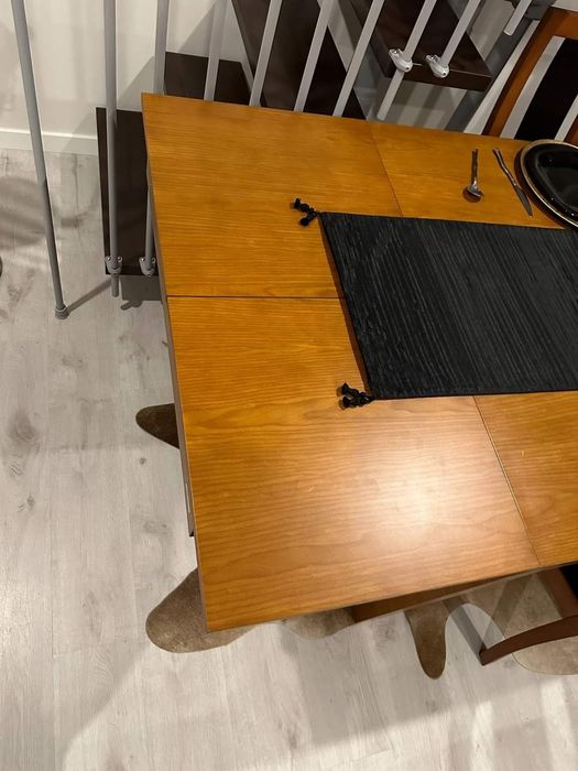 Conjunto Mesa e cadeiras de sala de jantar