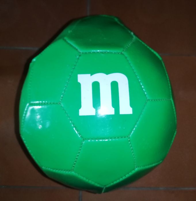 "Bola" M&Ms      .