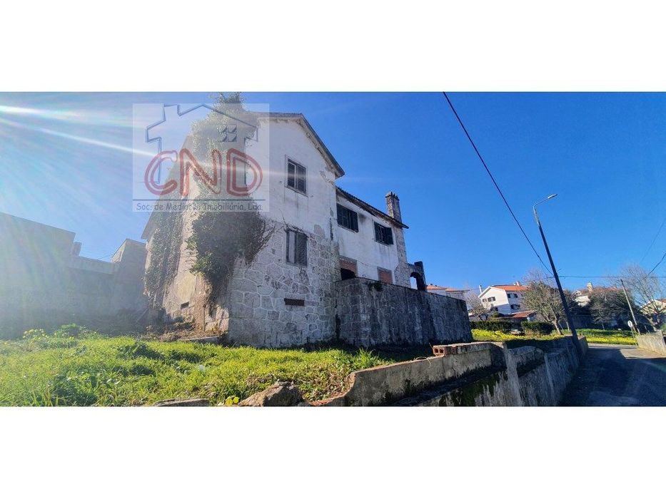 RINCHOA, Terreno com moradia em ruínas