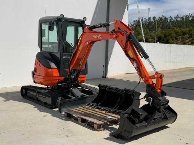 Giratória Kubota U20-3 Nº23097