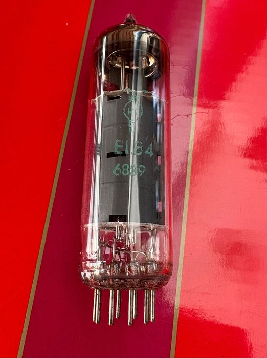 Lampa elektronowa NOS RT (La Radiotechnique) EL84
