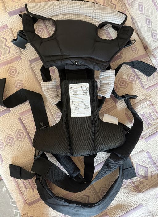 Переноска рюкзак-кенгуру Hauck 4 Way Carrier Black