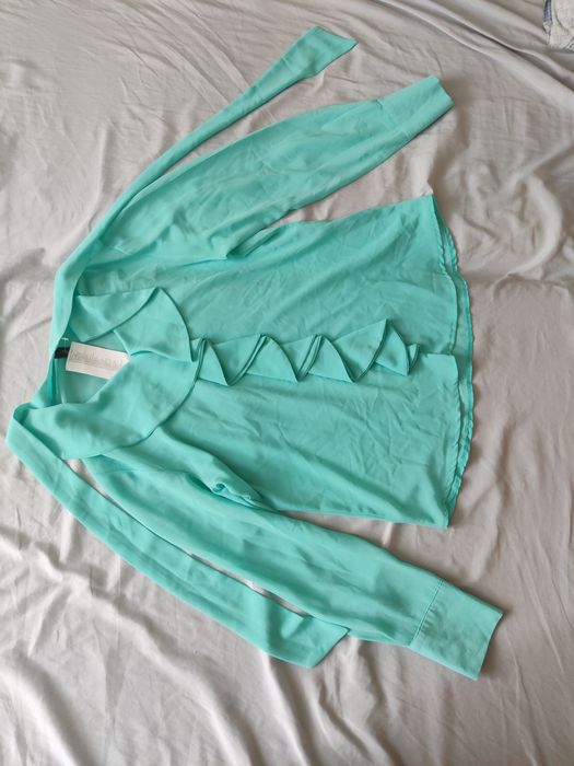 Новая мятная блузка тиффани с рюшами размер 46