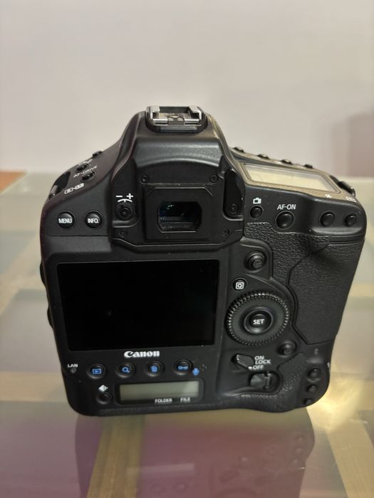 Canon EOS 1Dx com acessórios