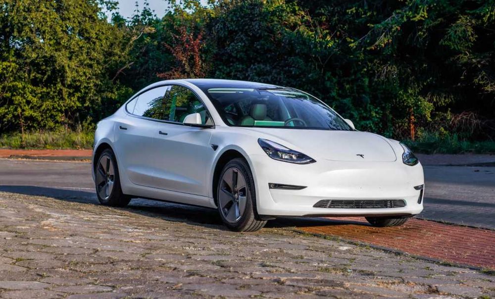Tesla Model 3 Long Range AWD 2023 року