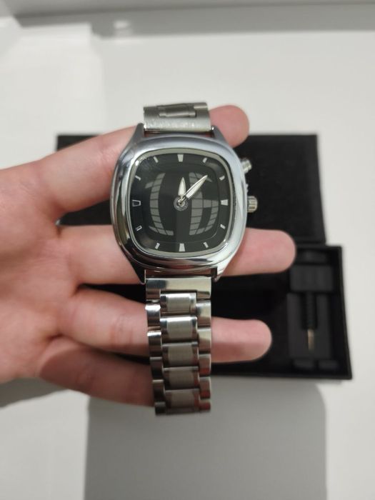 Новий чоловічий годинник PINTIME Retro Future + інструмент для браслета