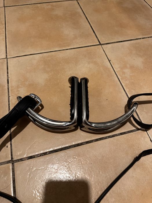 Ophena magnetyczne strzemiona i puśliska