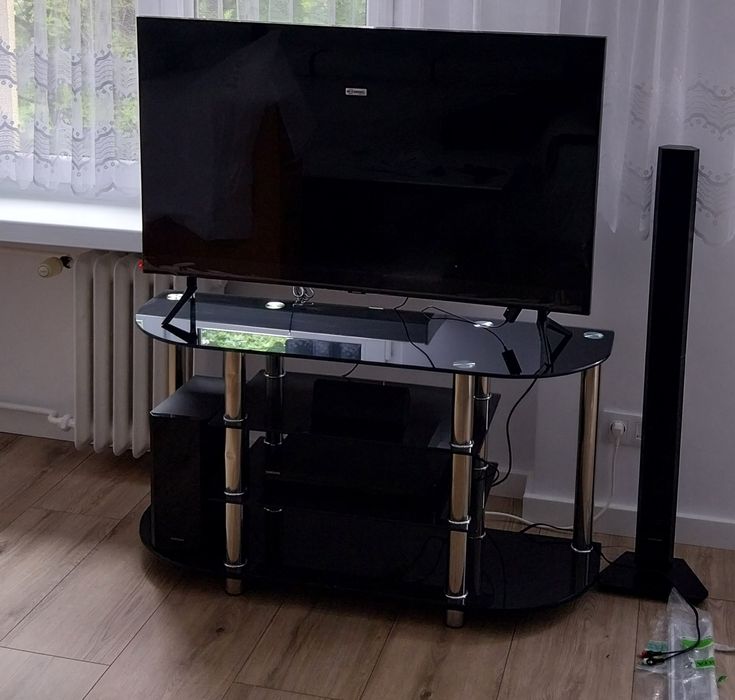 Stolik pod telewizor