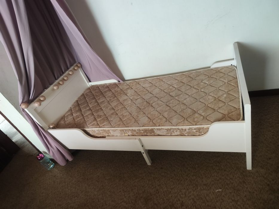 Cama Infantil Extensível IKEA SUNDVIK Branca + Colchão + OFERTA Dossel e Luzes