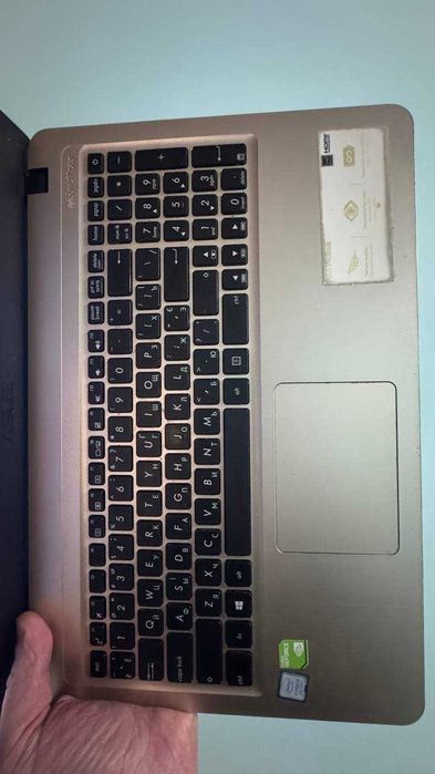 Asus vivobook 15 x540ubr core i5/Ram 8gb/ SSD 240gb