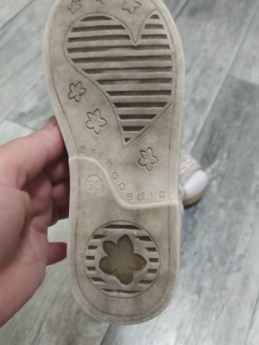 Босоніжки для дівчинки