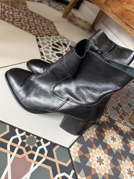 Czarne skórzane botki na szerokim obcasie River Island 39