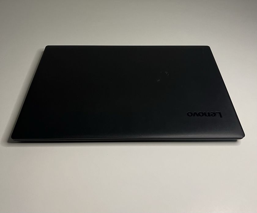 Portátil, Lenovo 8 GB RAM, Placa gráfica 505 MB, 447 GB Armazenamento.