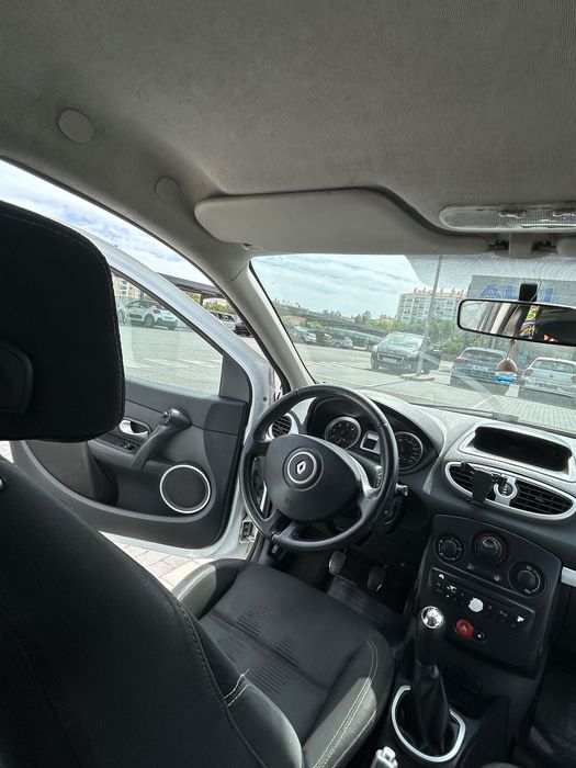 Renault Clio — fotografia 9