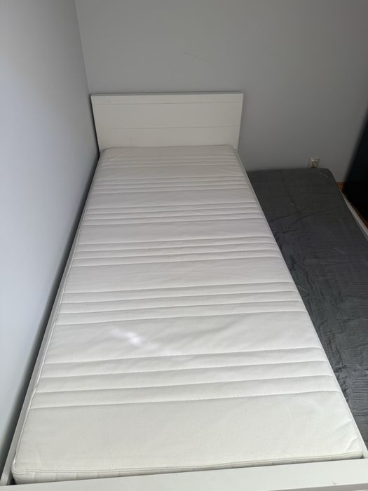 Łóżko białe 1/2 osobowe Z DWOMA MATERACAMI