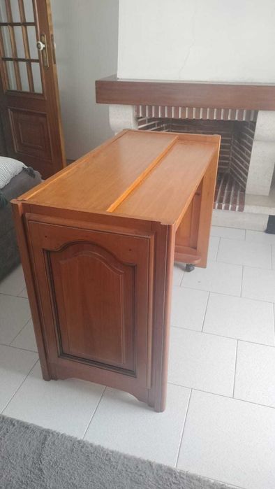 Secretaria em madeira