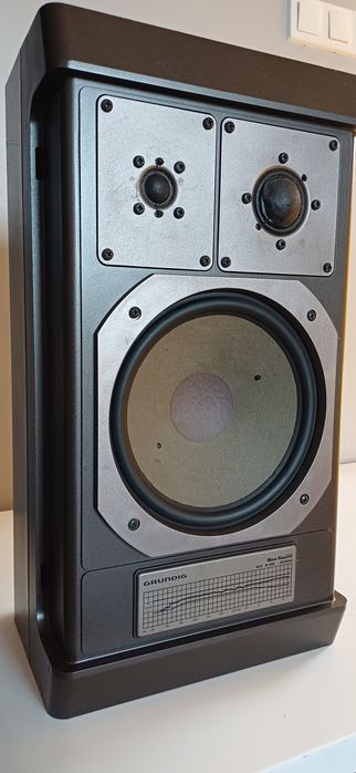 Grundig BOX M800 1sztuka