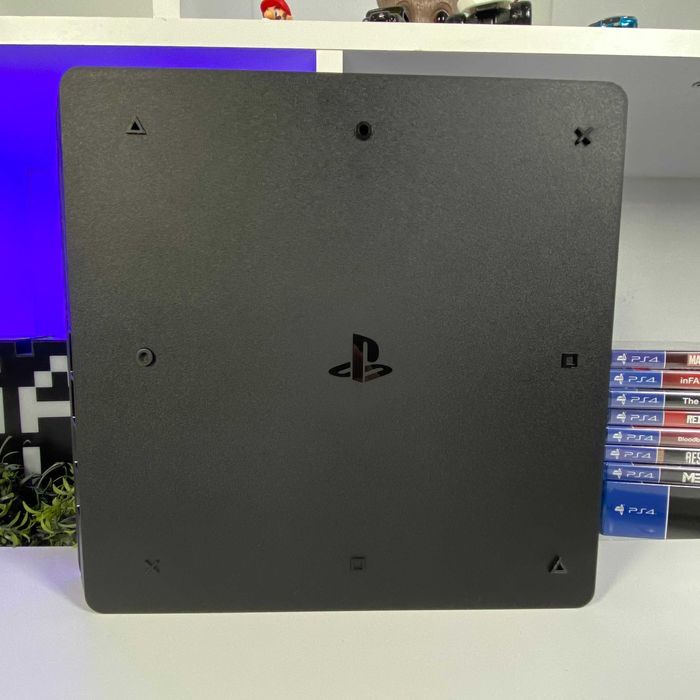 Консоль Sony PlayStation 4 Slim 500GB Black PS4 Slim Чорна Вживана