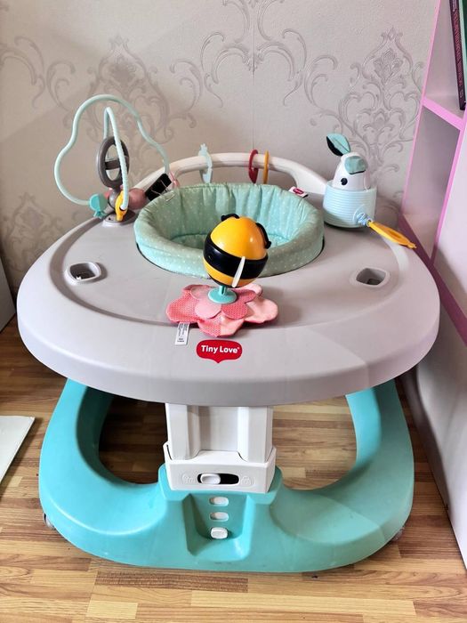 Розвиваючий центр хонудки пригунки Tiny love 4 в 1