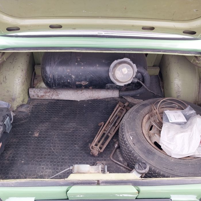 Автомобіль, капсула часу ІЖ412