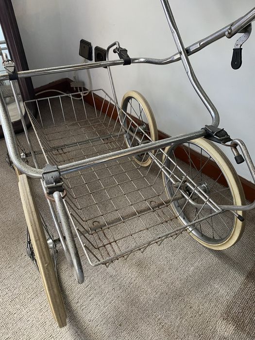 Carrinho de Bebé Antigo da Marca Pré-Natal