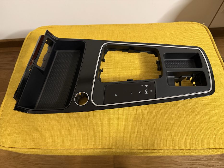 Konsola środkowa Leon 5F