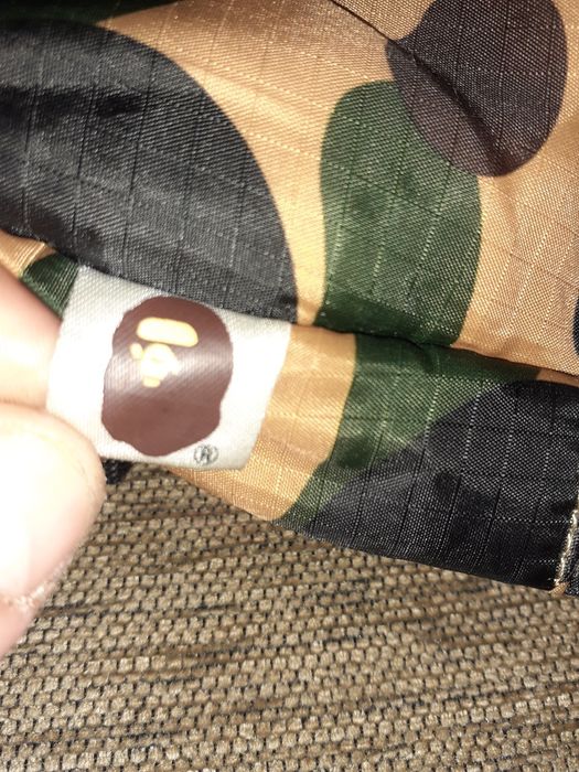 Mala BAPE - Acessório HYPEBEAST