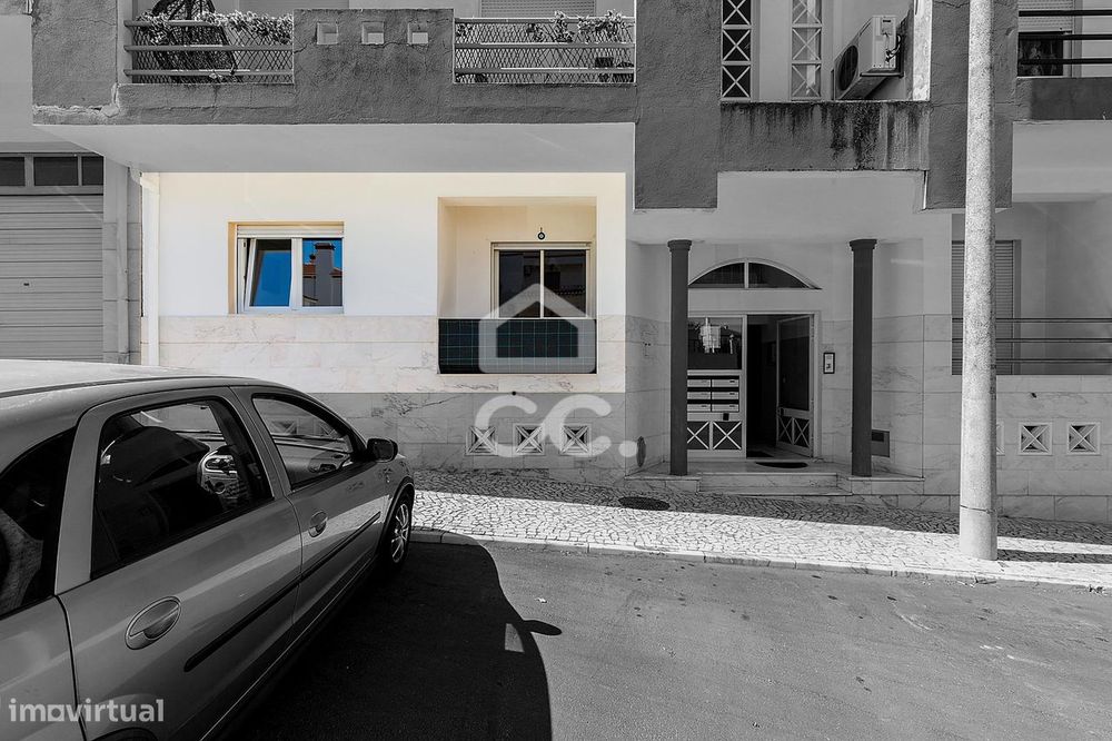 Apartamento T2 de Rés do Chão c/ Garagem e Sótão em Vila Viçosa, Évora