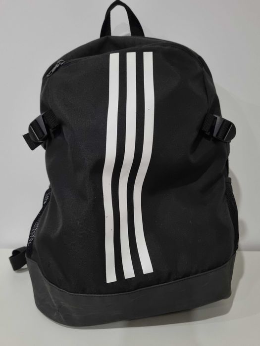 Mochila Adidas usada