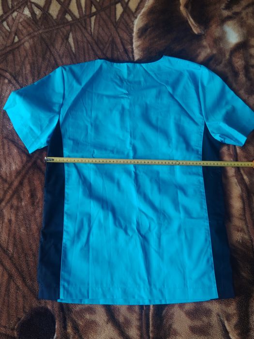 Жіночий медичний костюм фірми Сана