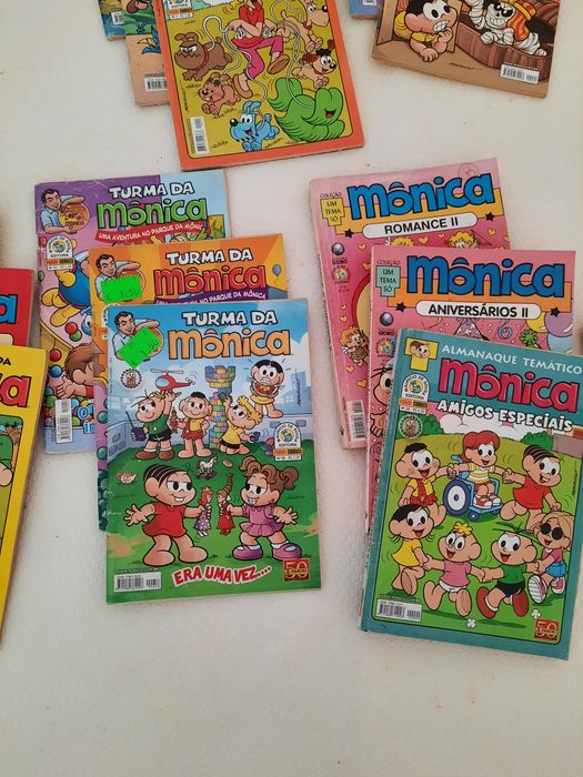 Livros - Mónica- e outros