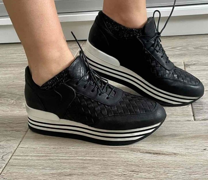 Кроссовки туфли Laura bellariva