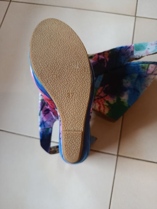 Sandália de verão multicolor