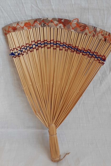 Colorido Leque Artesanal
