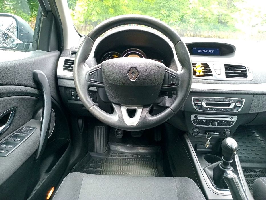 Renault Megane 3 універсал 1,5 дизель 110 сил сірий / Рено Меган
