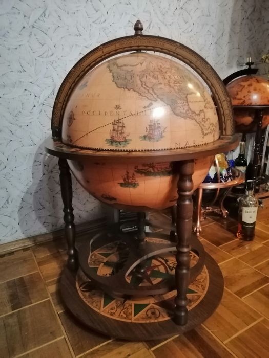 Глобус бар на колесиках