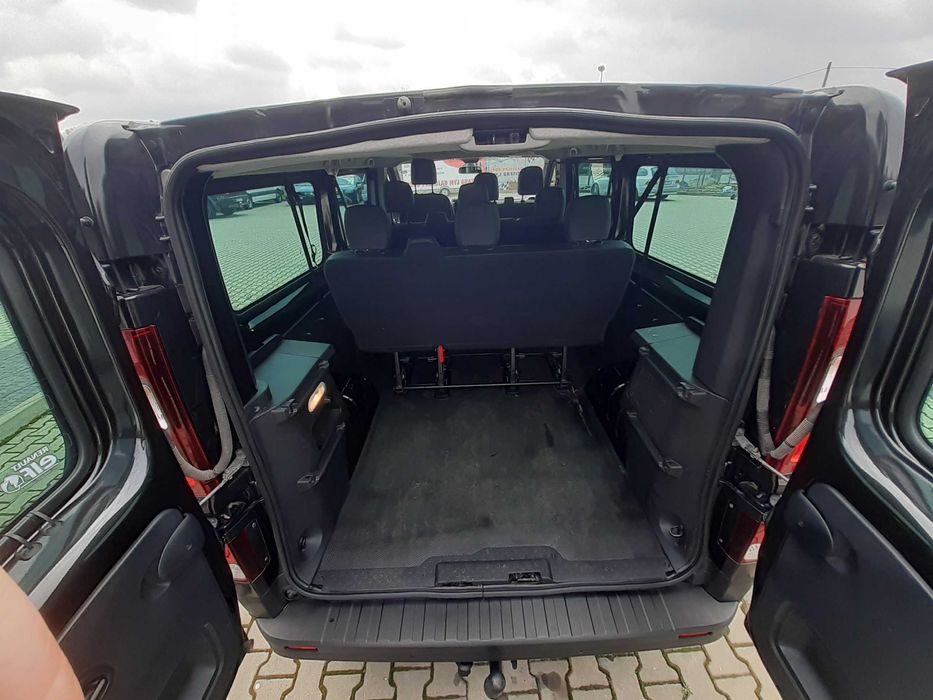 Wolne terminy. Wynajem busa wypożyczalnia 9 osobowy trafic crafter