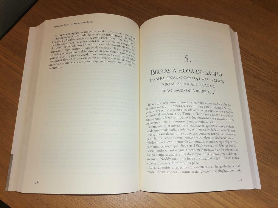 Livro "O grande livro dos medos e das birras"