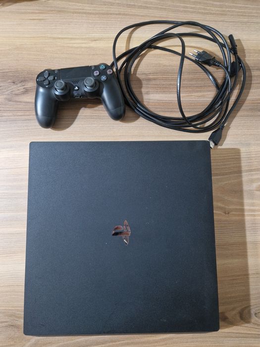 Ps4 pro com comando e cabos