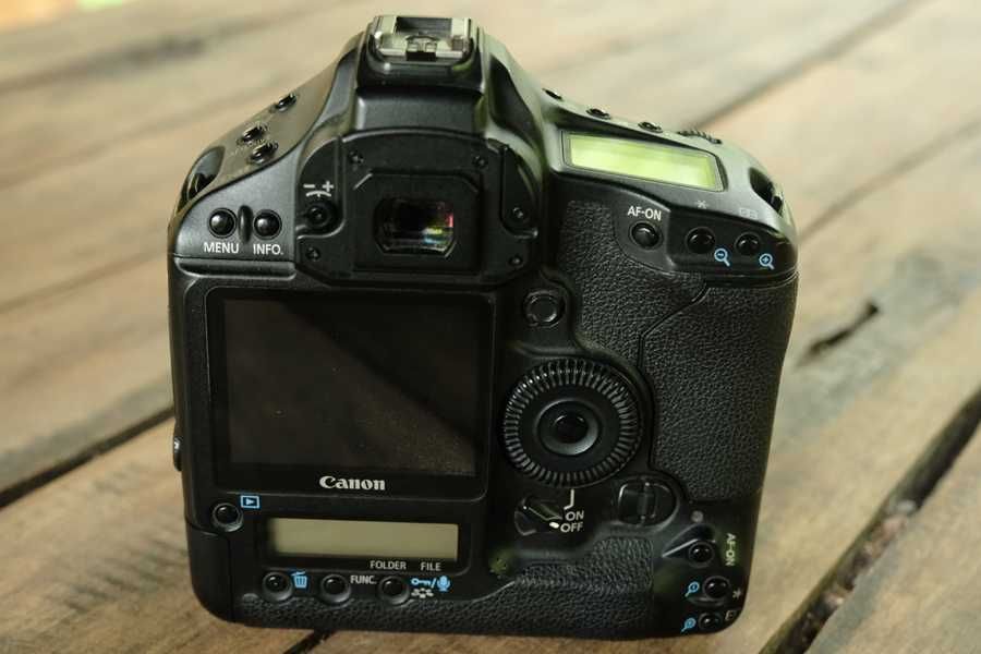 Canon 1dsIII body