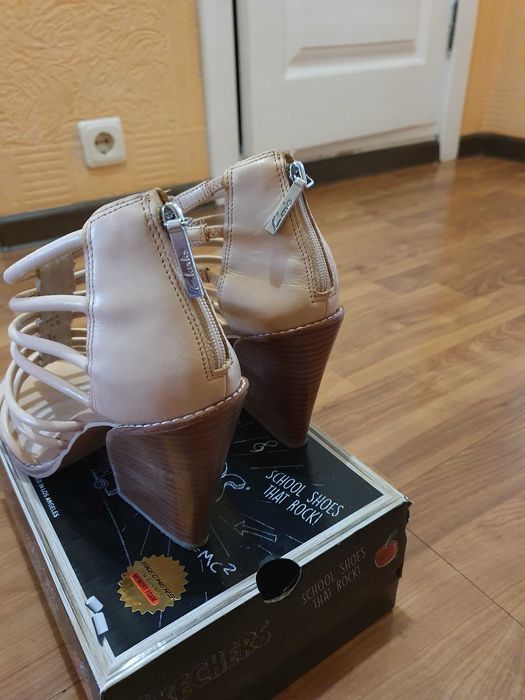 Очень нежные босоножки Clark's