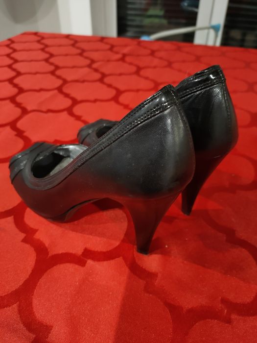 Buty/szpilki na wysokim obcasie rozmiar 35 Lewski