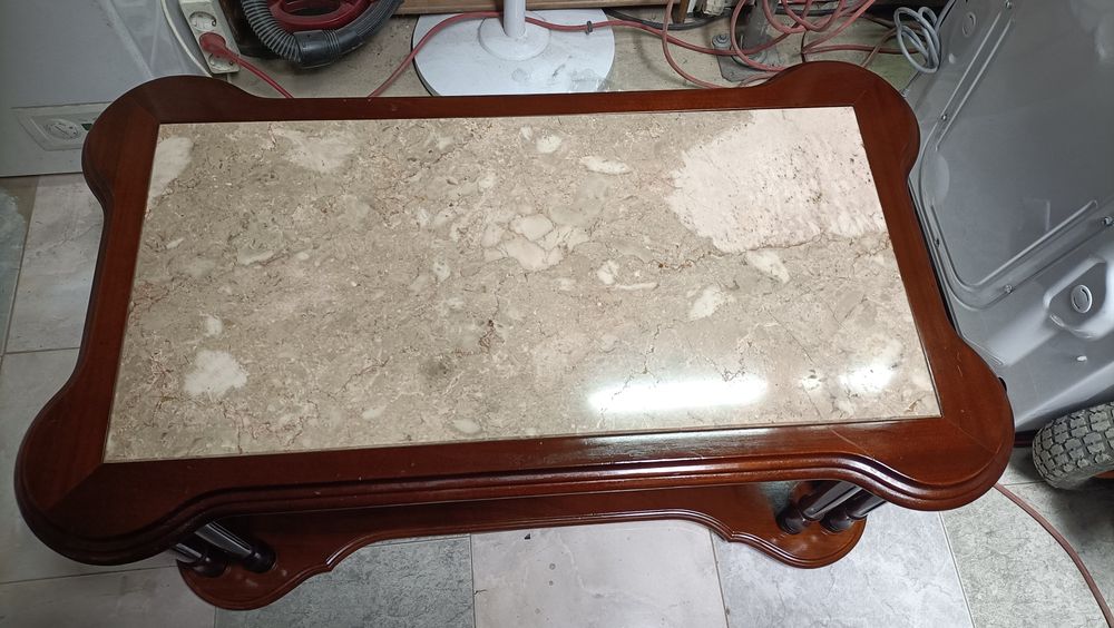 Mesa  em  madeira com pedra  mármore