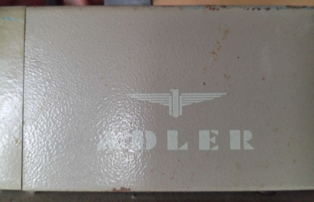 Maquina de escrever ADLER