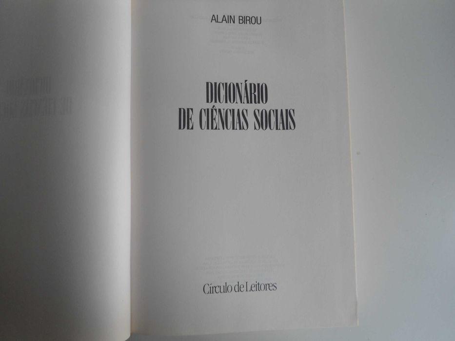 Dicionário de Ciências Sociais por Alain Birou