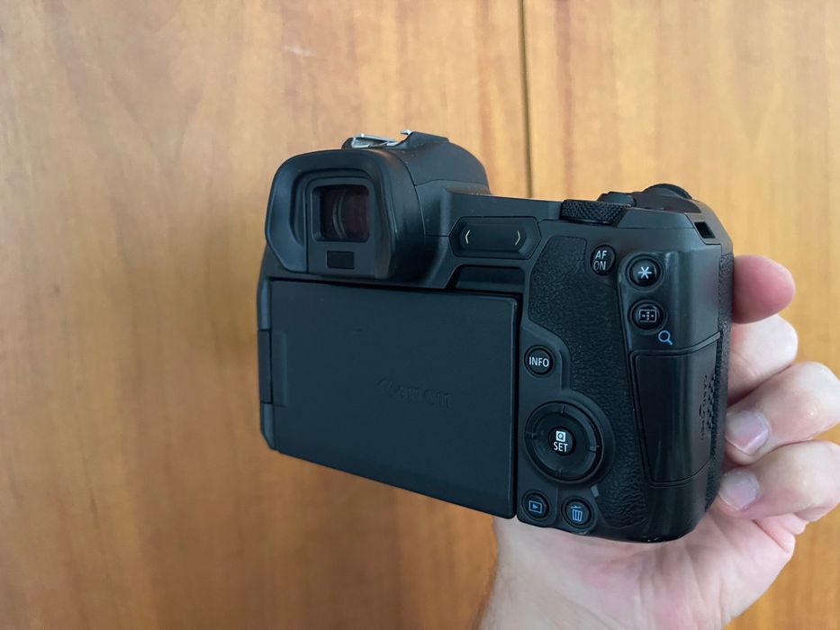 Canon R Body байонет RF бездзеркалка