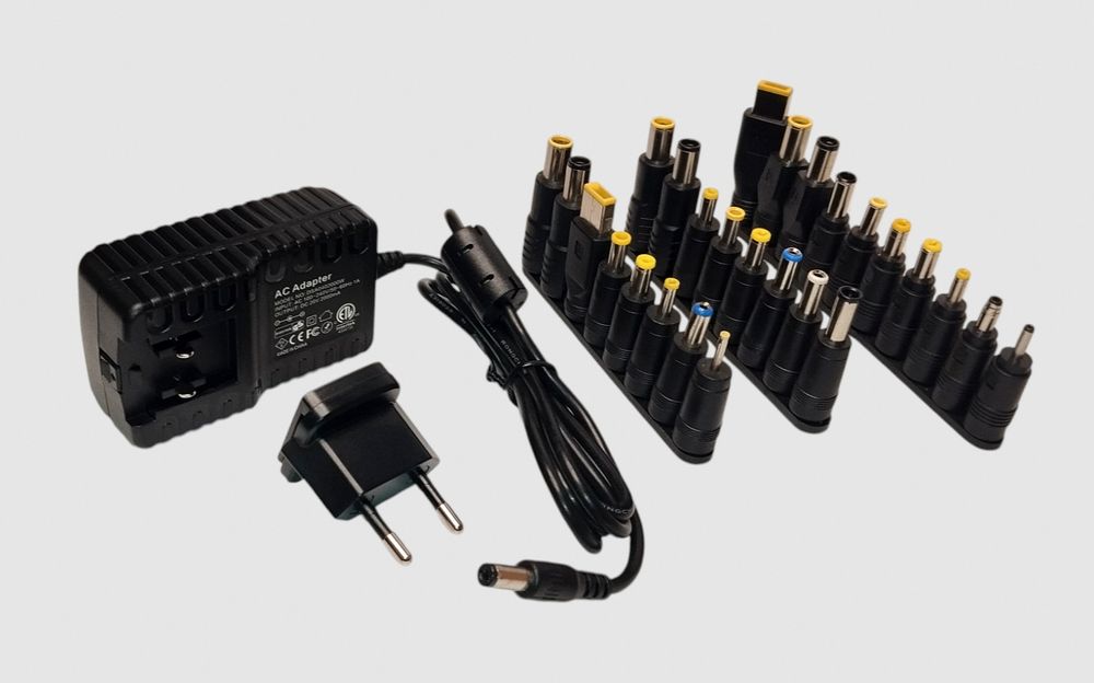 Адаптер, блок питания 20В, 2А. Адаптер, блок живлення + перехідники